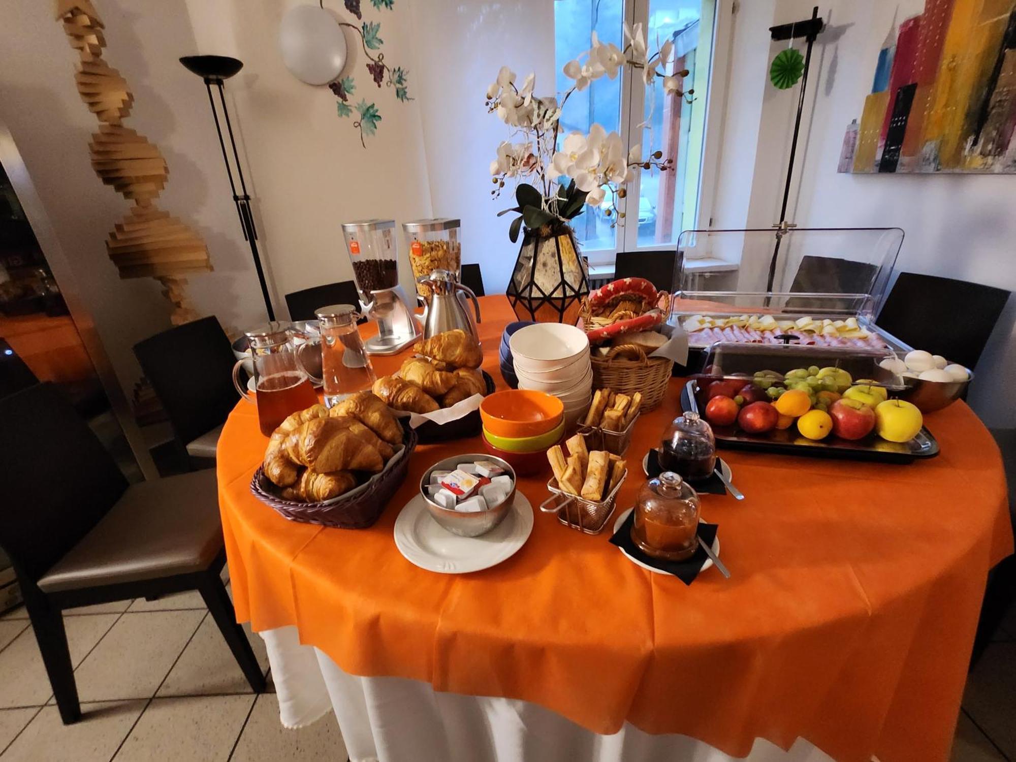 Hotel Ristorante Camoghe Isone Екстериор снимка